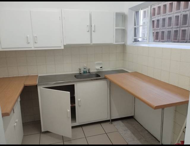 2.5 BEDROOM FLAT FOR SALE IN BLUFF